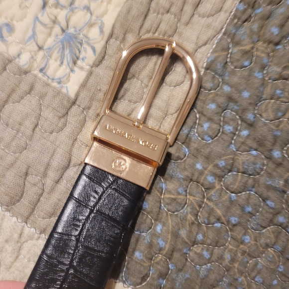 Michael Kors woman leather black belt - Picture 6 of 7